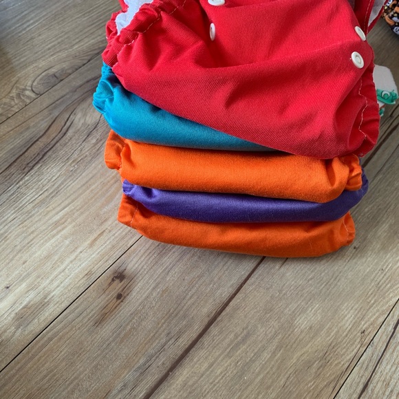 Various cloth diapers. - Picture 7 of 14